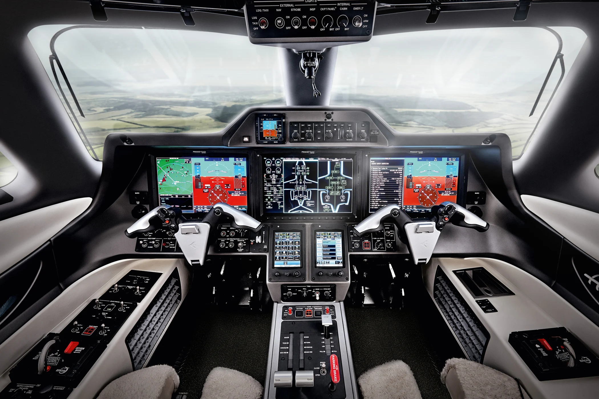 Phenom Center Console